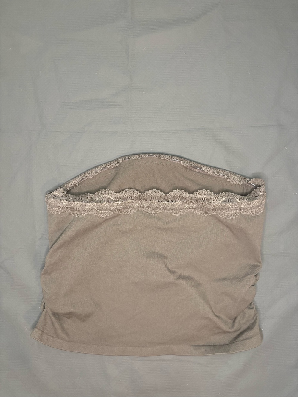 NWOT - OQQ Seamless Lace-Trim Strapless Cropped Tube Top - Taupe - XL - Picture 4 of 5
